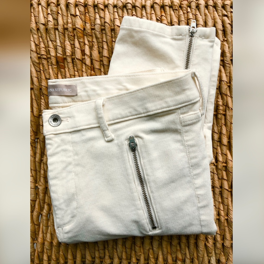 BANANA REPUBLIC | CORDUROY | ANKLE ZIP WOMENS JEANS | COLOR: CREAM | SIZE 29